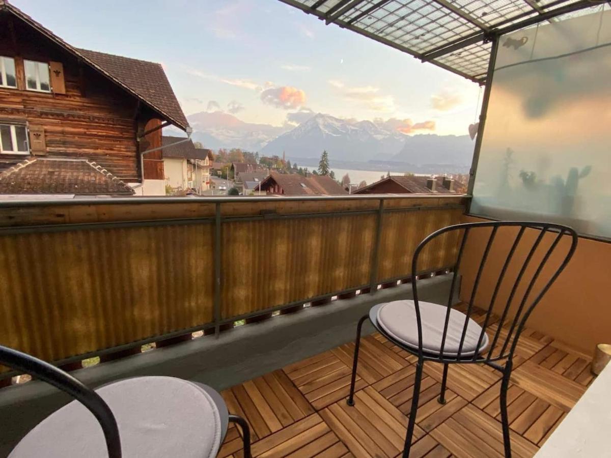 Schoene Ferienwohnung Mit Seeblick Thun Buitenkant foto