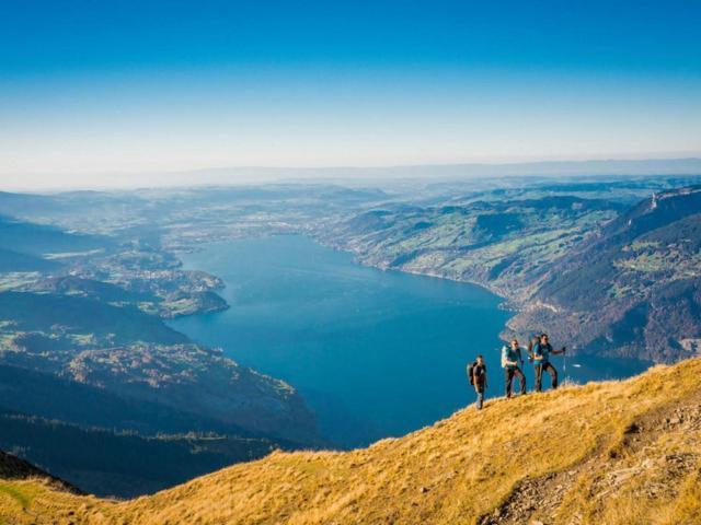 Schoene Ferienwohnung Mit Seeblick Thun Buitenkant foto