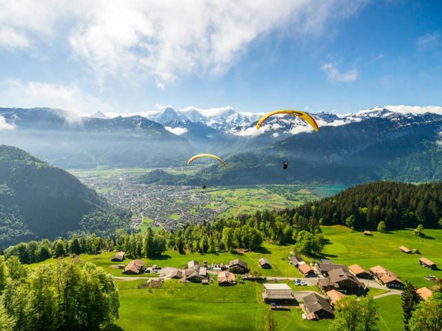 Schoene Ferienwohnung Mit Seeblick Thun Buitenkant foto